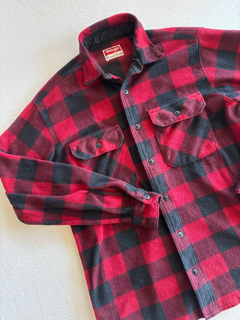 Wrangler Button Up Fleece Shacket Men’s Small Red Black Plaid Outdoors Warm Fall
